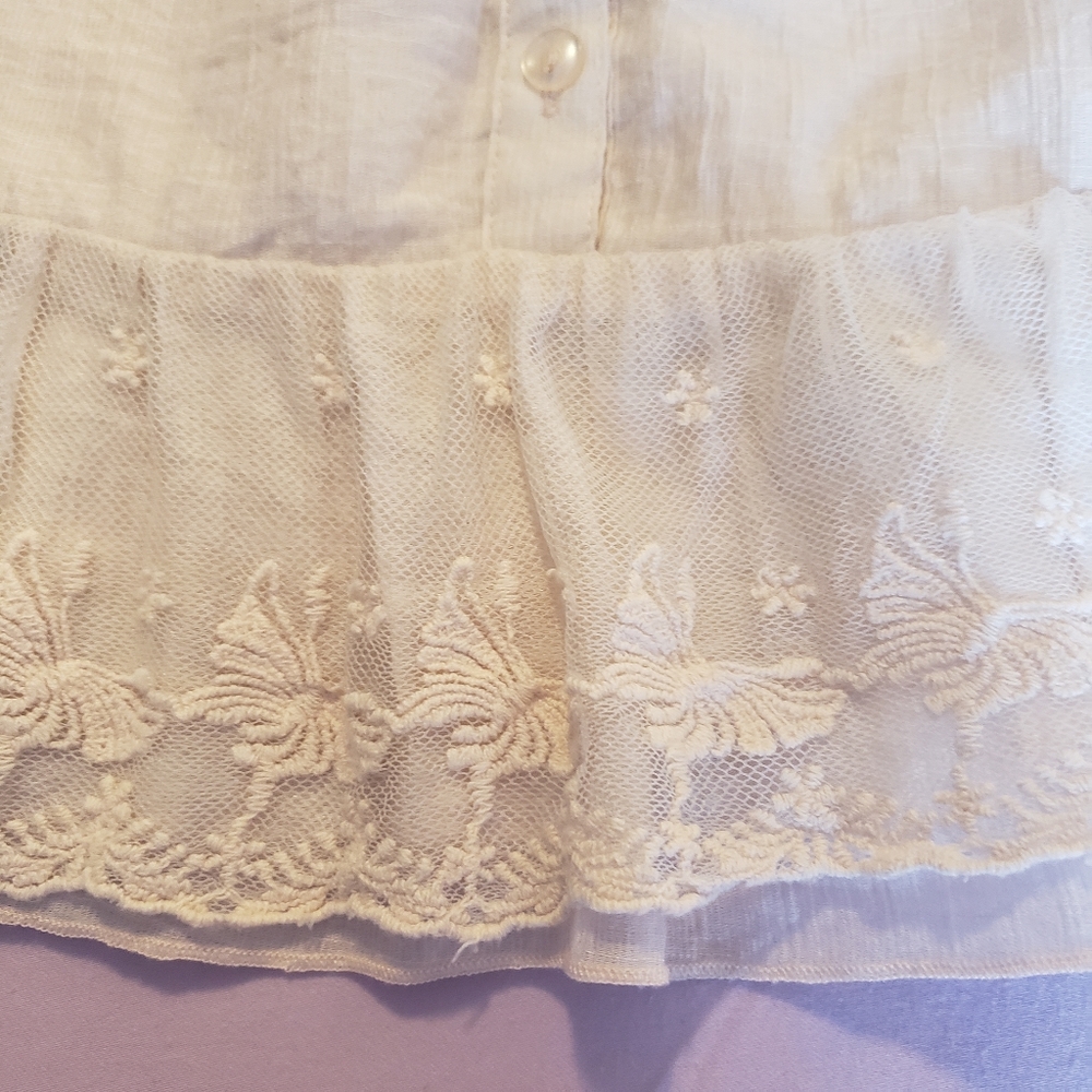 Ruffled Lace Top💕 - Picture 3 of 6